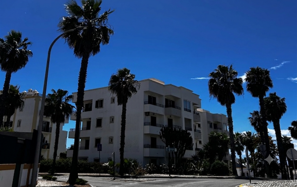 VENDIDO Apartamento T2 com vista mar, para venda em Albufeira -Trust Imobiliária