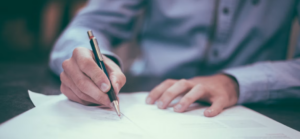O que deve ter bem presente é que nenhum seguro “Cobre tudo.”, ou “Está protegido em qualquer situação.”. Os seguros dependem do tipo e da modalidade contratada. Os seguros cobrem os riscos e garantias previstos nas condições das apólices. O que deverá procurar é um mediador que seja disponível e competente ao ponto de identificar e determinar quais as melhores coberturas para si ou para a sua empresa num determinado momento, bem como ajudar na tomada de decisão. Se desejar um levantando e análise dos seus seguros e solicitar simulações, entre em contato connosco. Trust Seguros